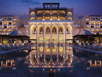 описание отеля shangri-la hotel qaryat al beri abudhabi 5*